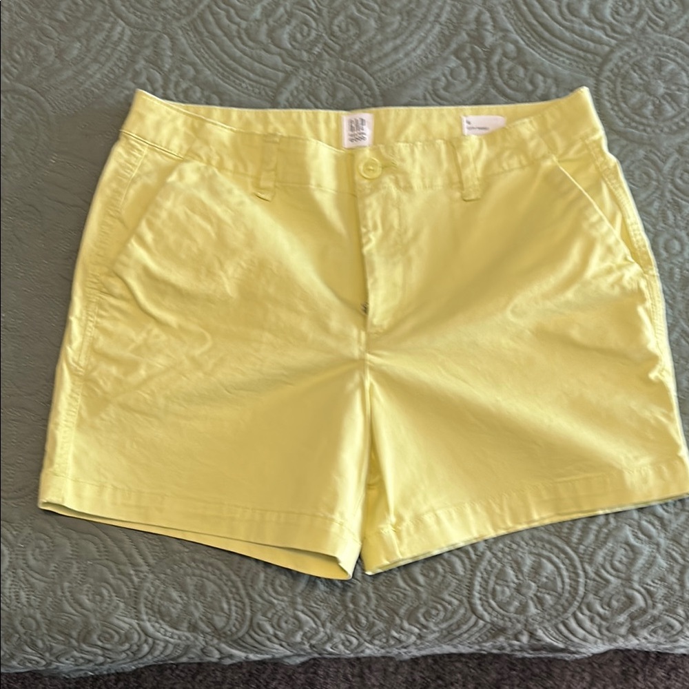 GAP Yellow City Shorts Casual Cotton Blend 5 Inch Length